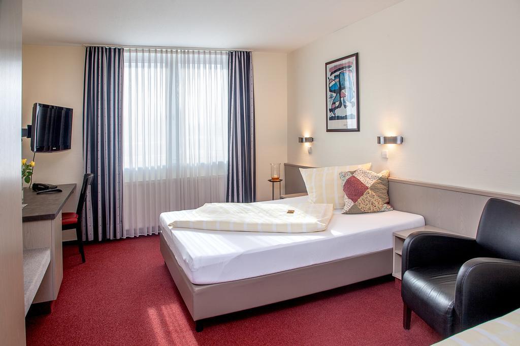 Sporthotel Oehringen Room photo